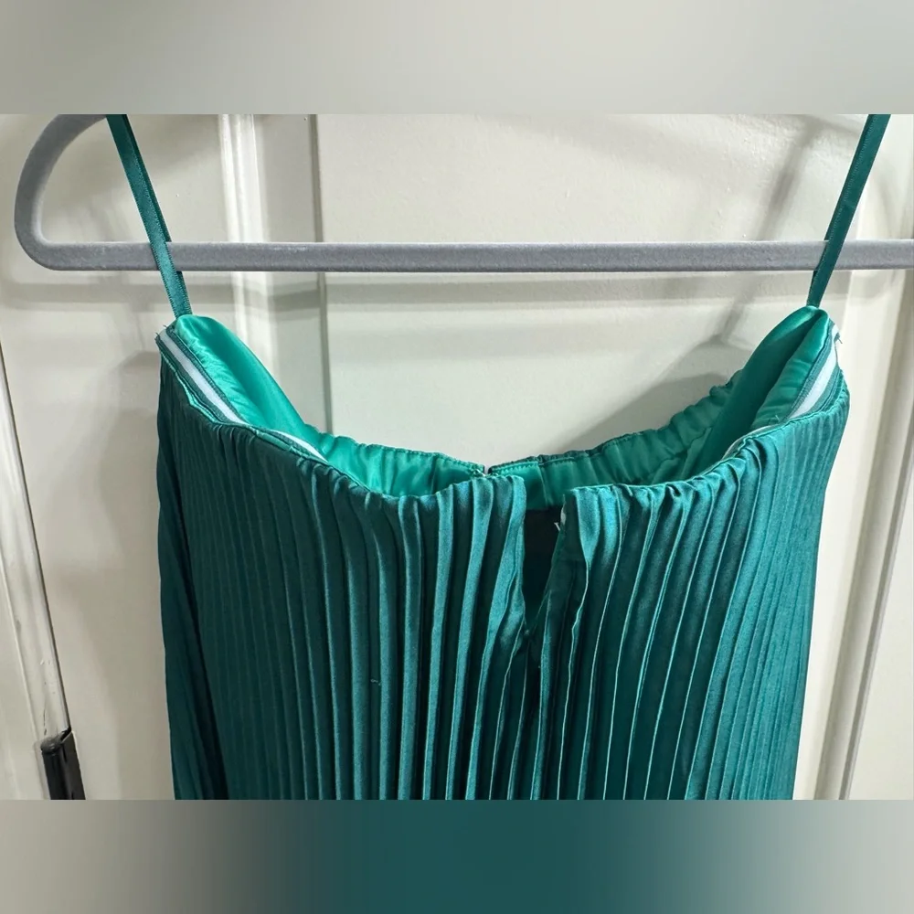 Vici Emerald Green Strapless Pleated Maxi Dress - Picture 10 of 11